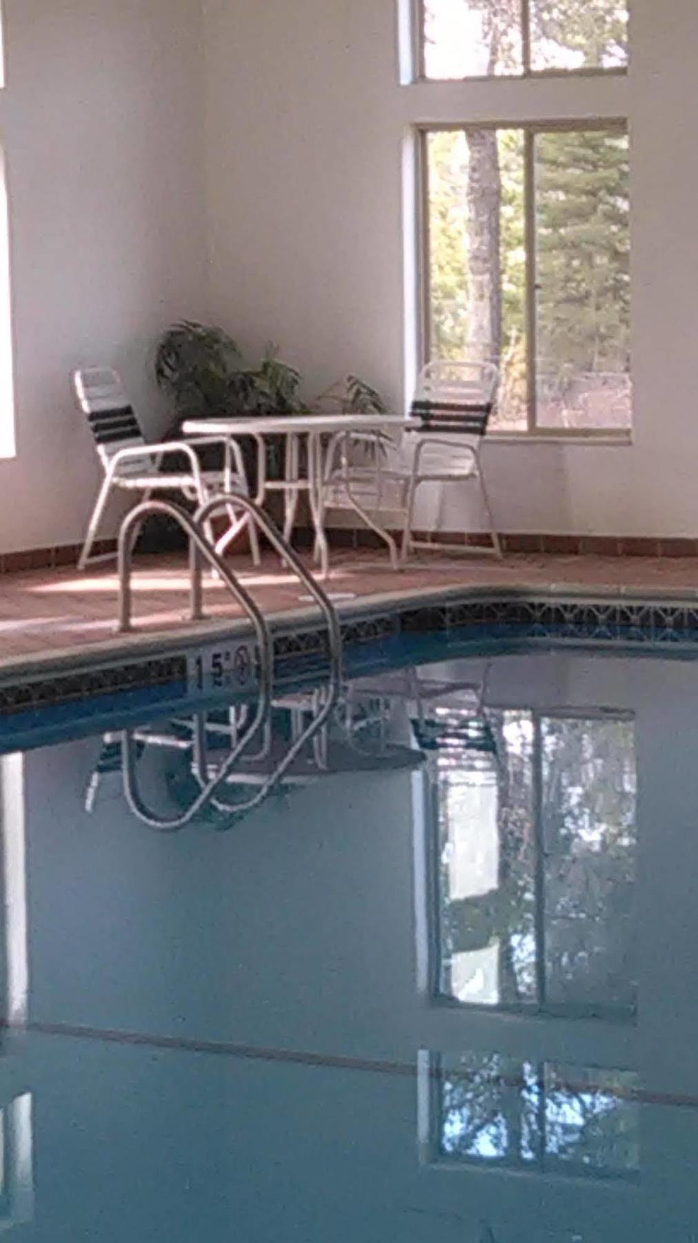 Pellston Lodge Bagian luar foto