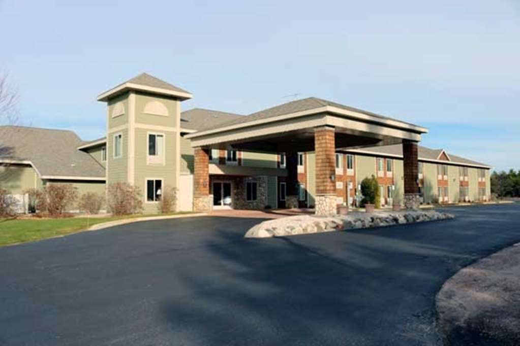 Pellston Lodge Bagian luar foto